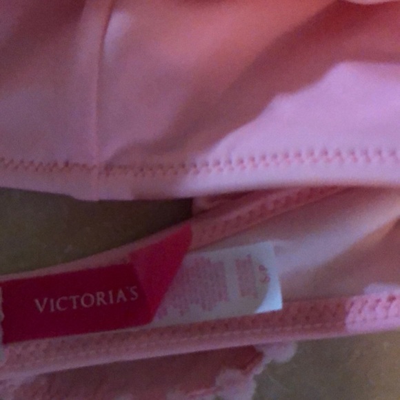 Victoria’s Secret bikini top - Picture 3 of 4